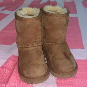 UGG TODDLER